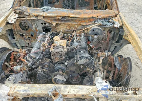 1996 Ford Crown Victoria Lx z USA, uszkodzony, nr VIN 2FALP74W5TX175596